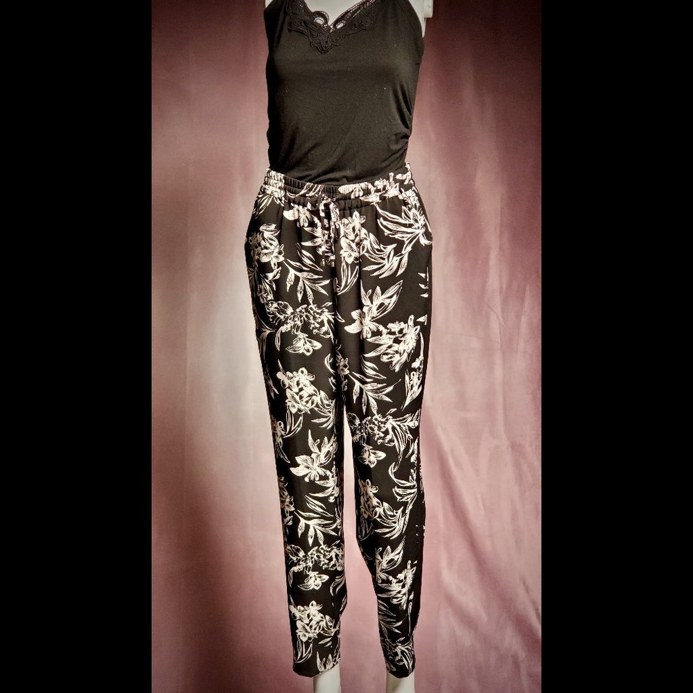 White House Black Market - Pants